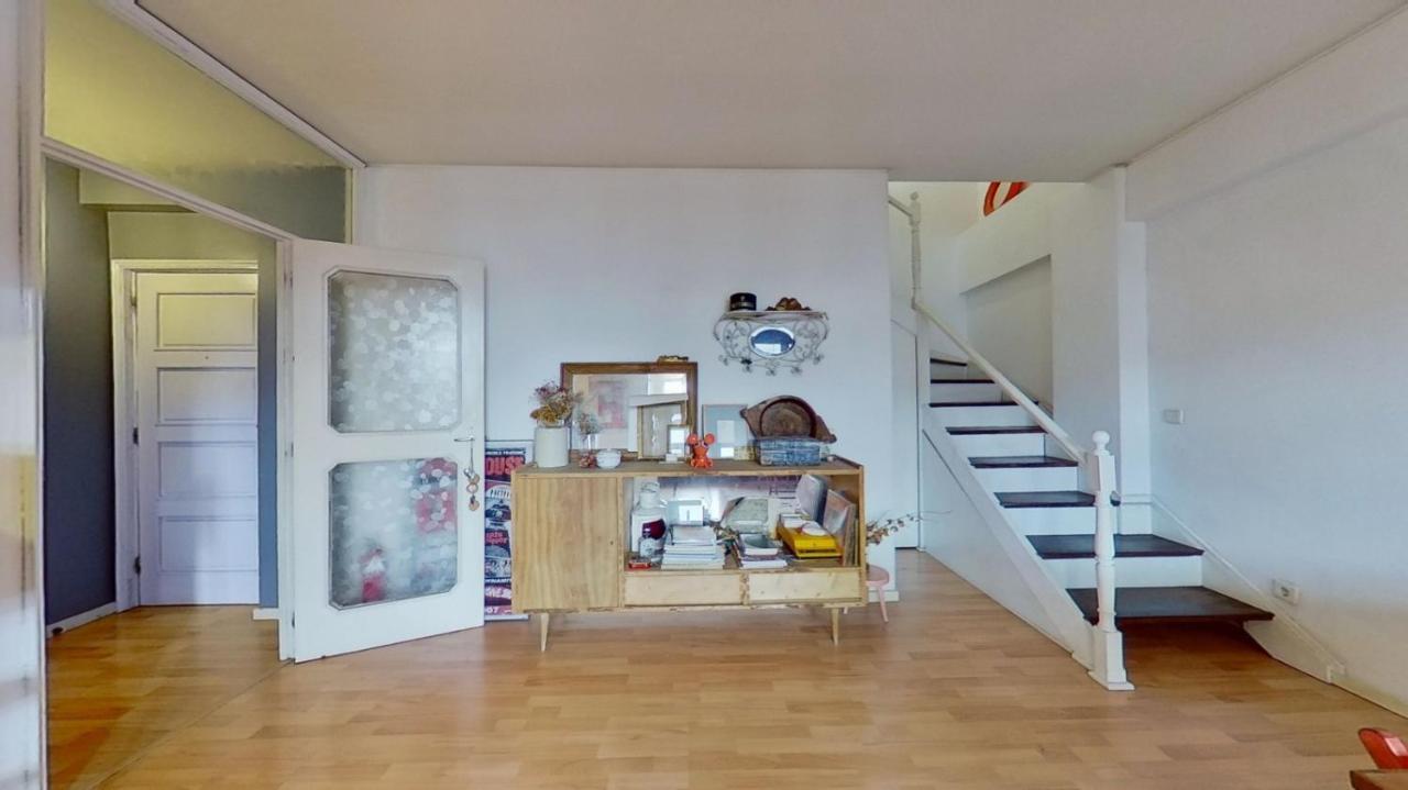 Sunny & Bright Duplex By Vacationy Apartment *